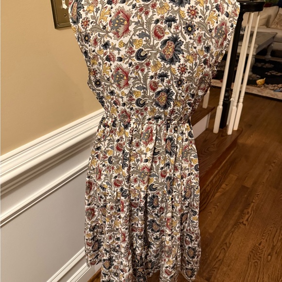 Chic Backless Floral Dress - Picture 2 of 3